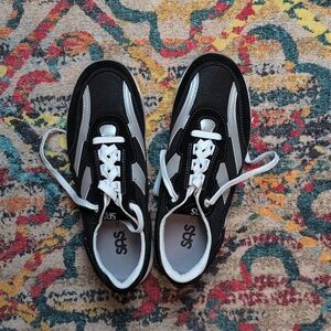 SAS Tripad Comfort Walking Shoes with Velcro Closure Black and White Size 11